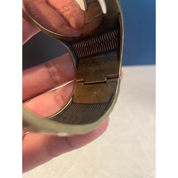 Women's Chicos Gold Tone Hammered Textured Cuff Bracelet Watch Jewelry Statement - Picture 3 of 9